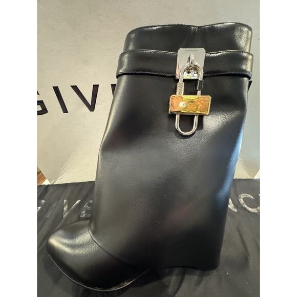 GIVENCHY BLACK SHARK LOCK ANKLE BOOTS LEATHER SIZE EU37 US6.5 LS(342250) - Picture 11 of 16